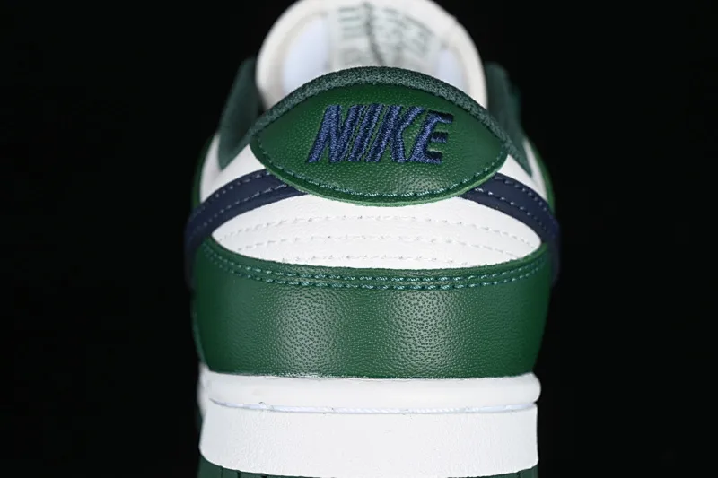 All Categories Nk SB Dunk Series Nk SB Dunk Low Low-top sneakers Cost-effective version Nk Dunk Low "Gorge Green" Retro white and green SB low-top sports and leisure sneakers DD1503-300